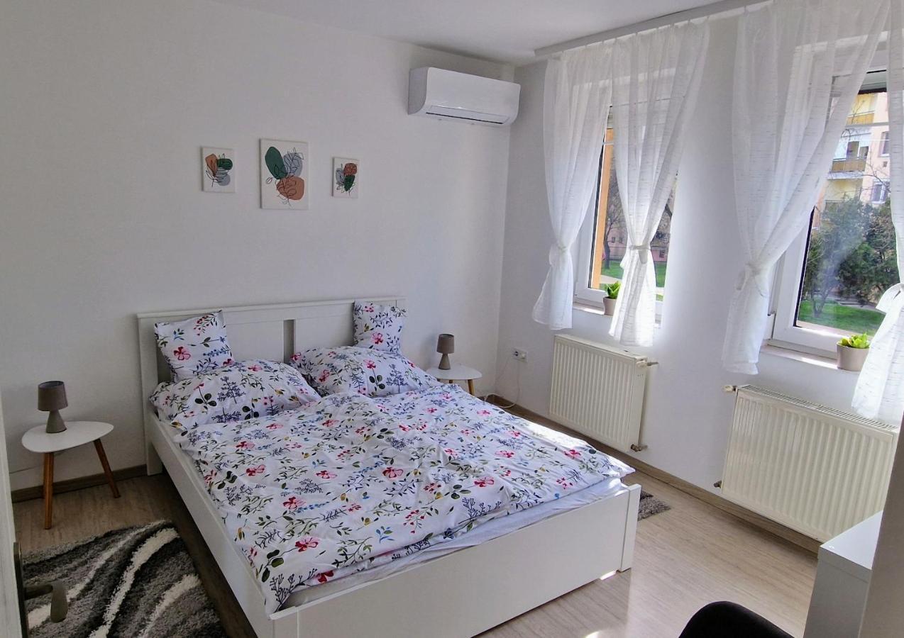 Cili Apartman Eger Lägenhet Exteriör bild